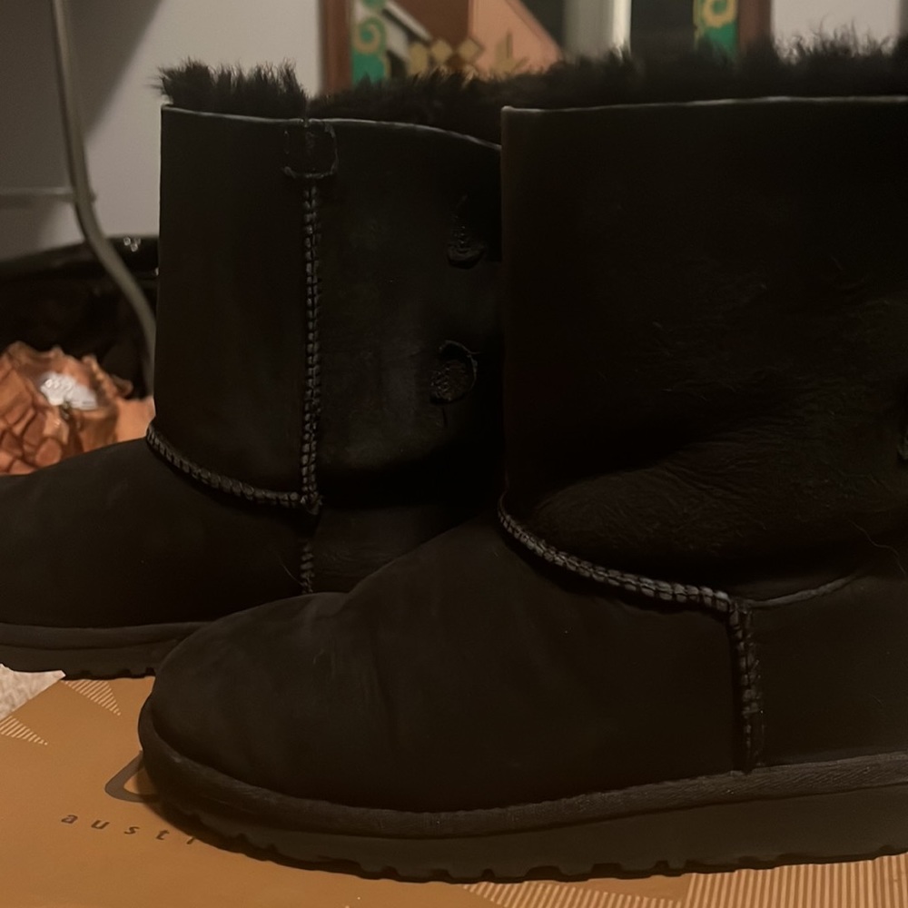 Bailey Bow Uggs - image 3